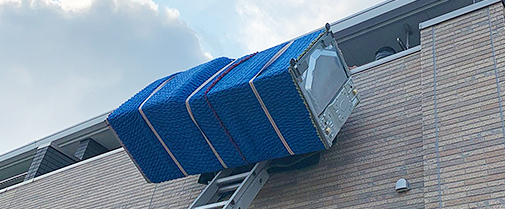 吊り作業で安全に搬出