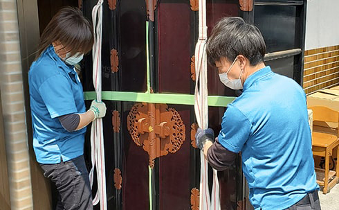 大型家具も重量のある家具も個数問わず安全に回収します！