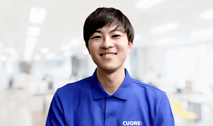 スタッフ写真04