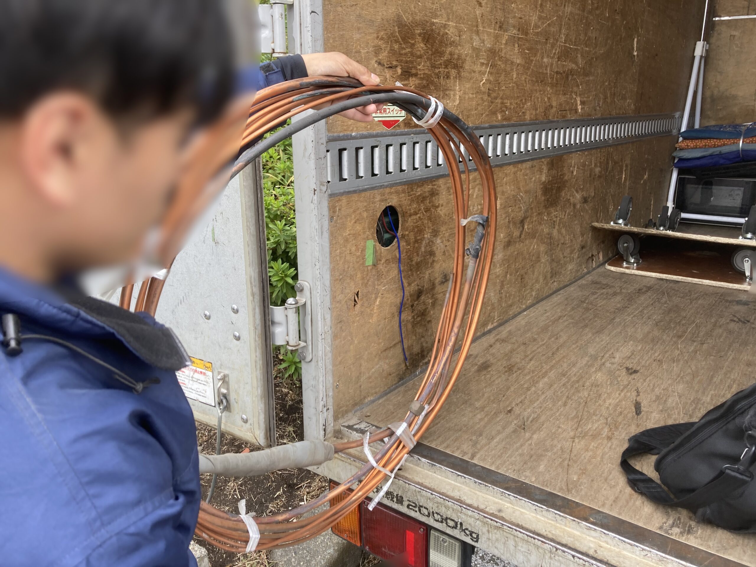 「1Kのマンションのお部屋から鉄製のワイヤーを回収しました」作業写真