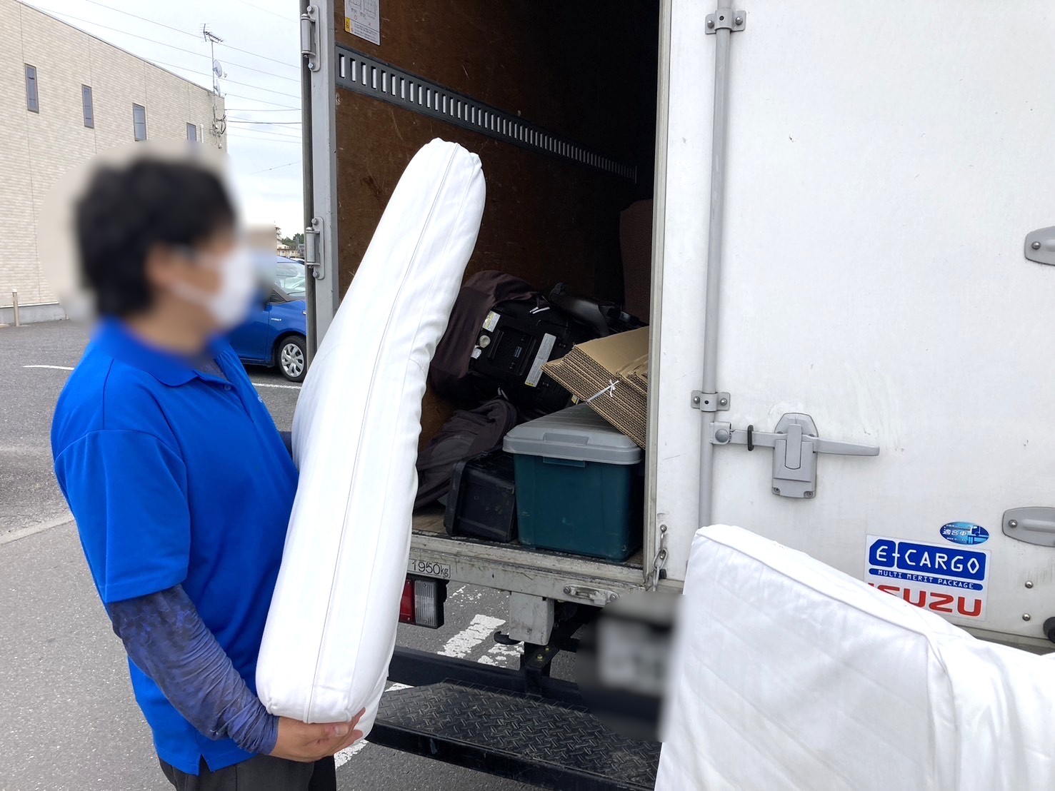 「アパートのお部屋からマットレスをお引き取りしました」作業写真